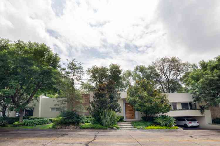 casa en venta santa anita club de golf santa anita tlajomulco de zuniga jalisco povz2DB
